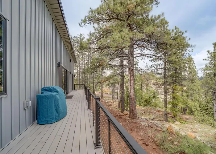 Modern Living! Mtn-view Gem In *
